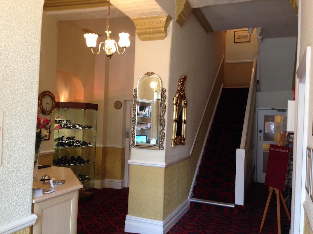 Grand Ash Hotel ランディドノー エクステリア 写真