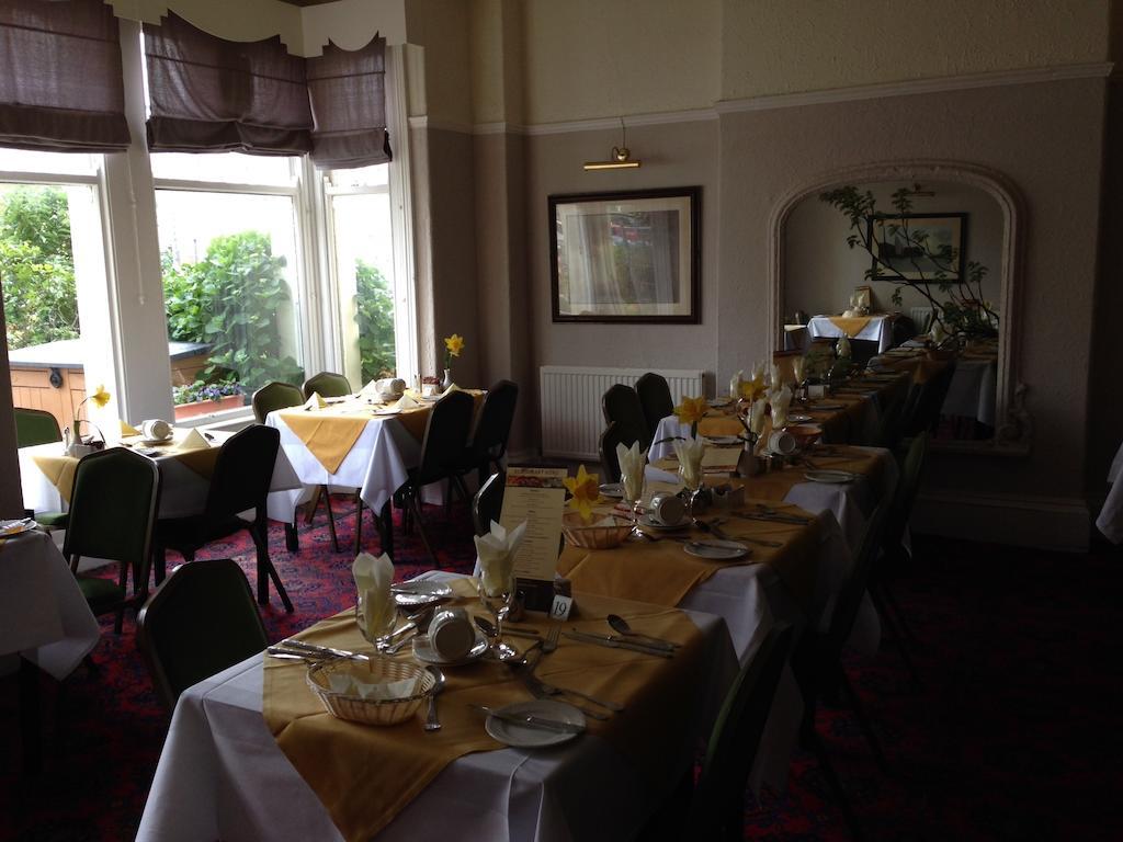 Grand Ash Hotel ランディドノー エクステリア 写真