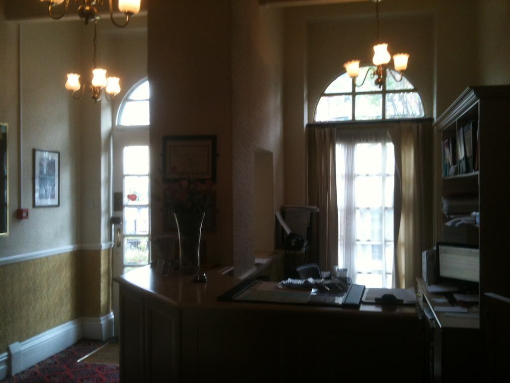 Grand Ash Hotel ランディドノー エクステリア 写真