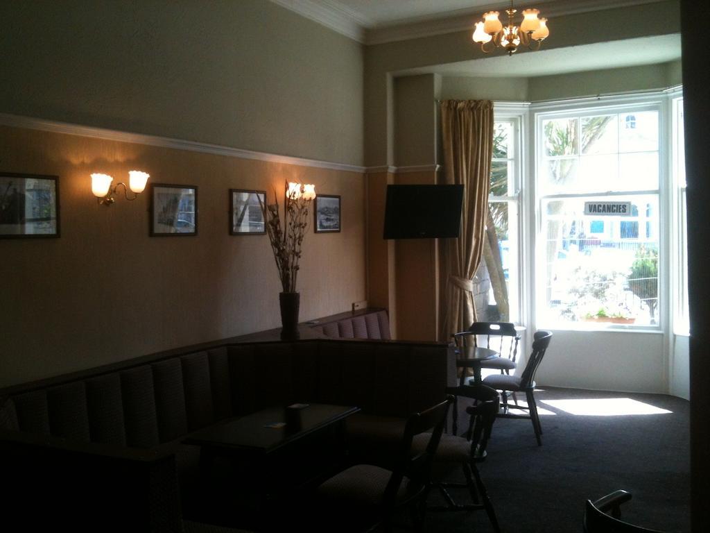 Grand Ash Hotel ランディドノー エクステリア 写真