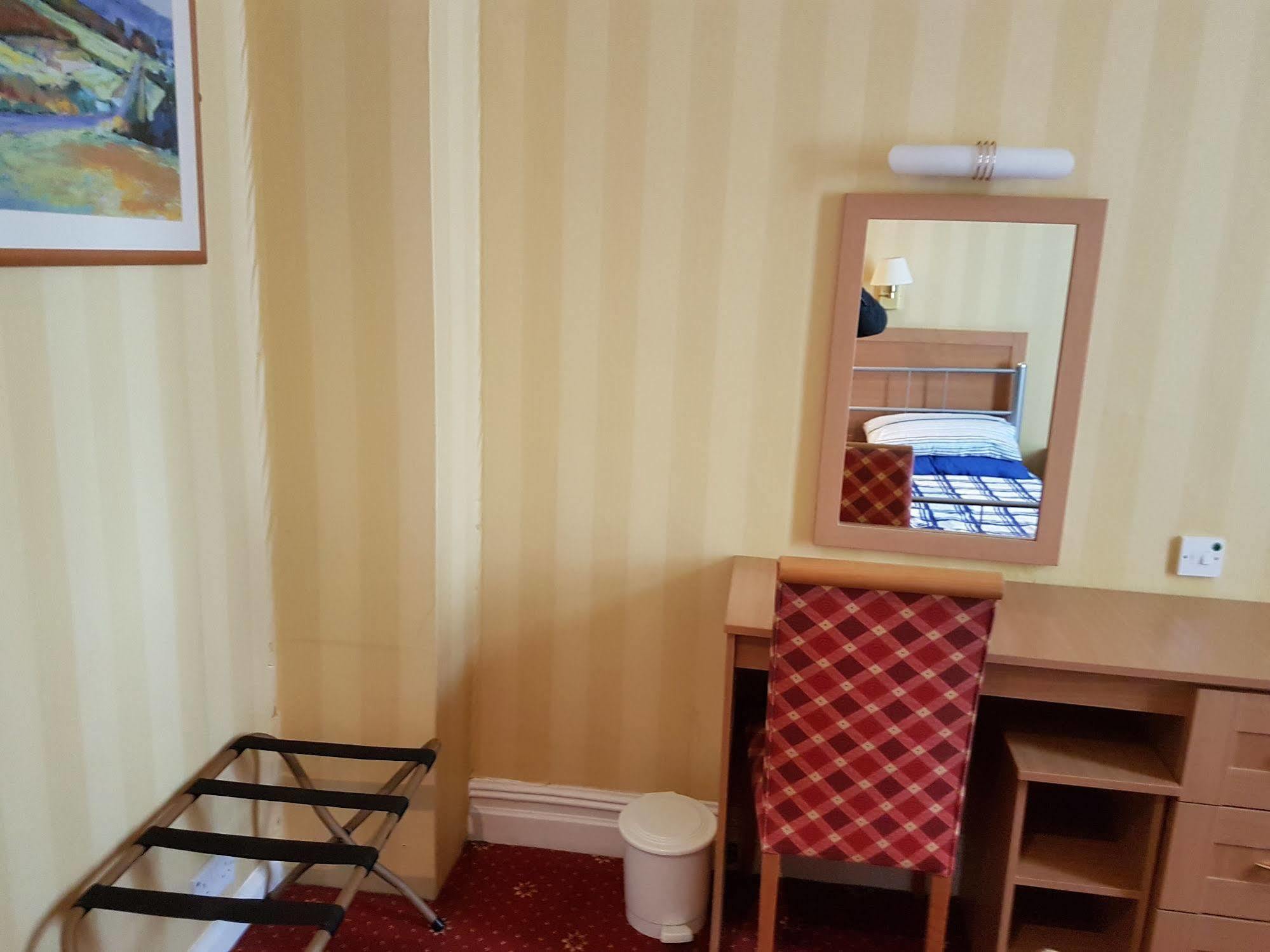 Grand Ash Hotel ランディドノー エクステリア 写真